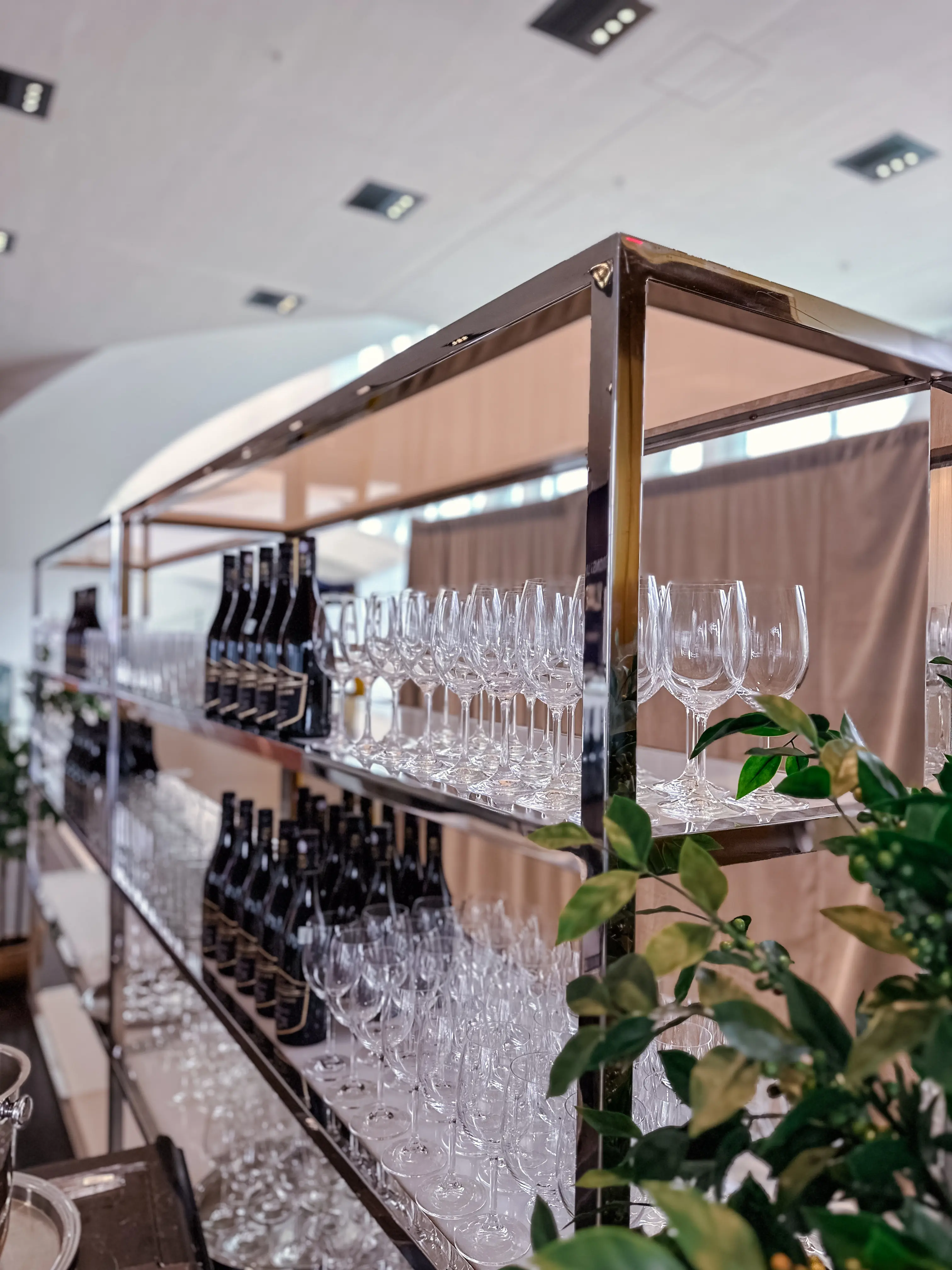 Monaco bar back - Assembly White used in the inspiration Mnbaq Monaco 1 EN