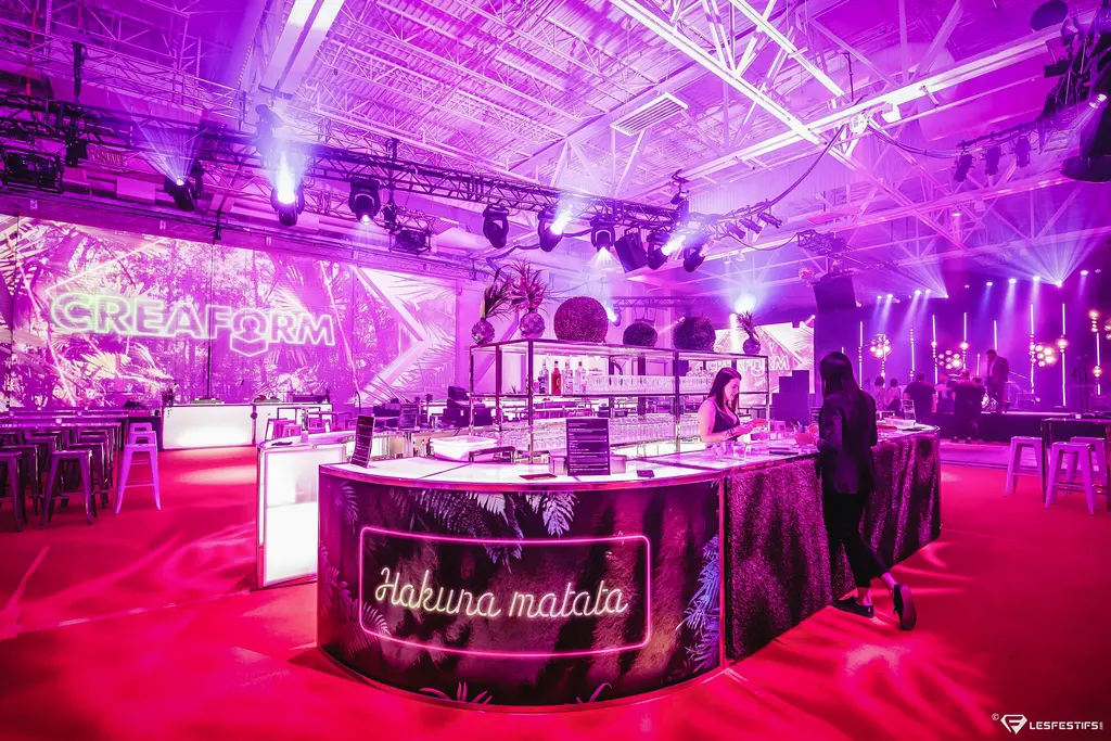 Complexe Ch Bar Rond Impression Monaco Pinto Buis Gazon EN