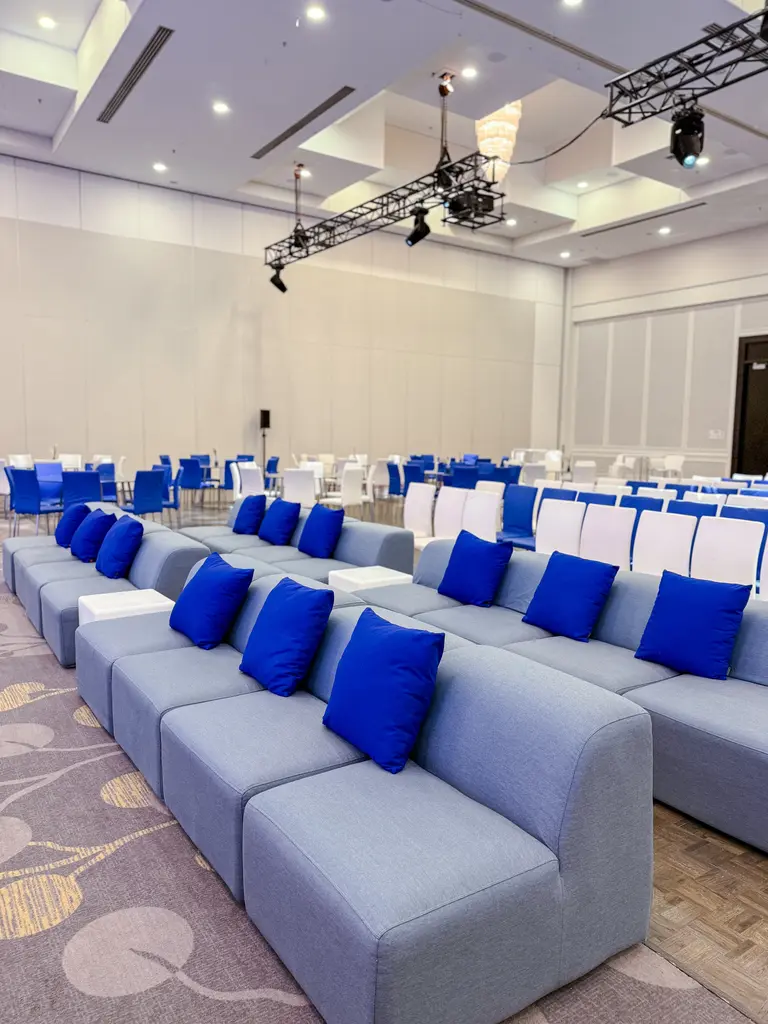 Chateau Royal Laval   Fidji Gris   Conférence FR