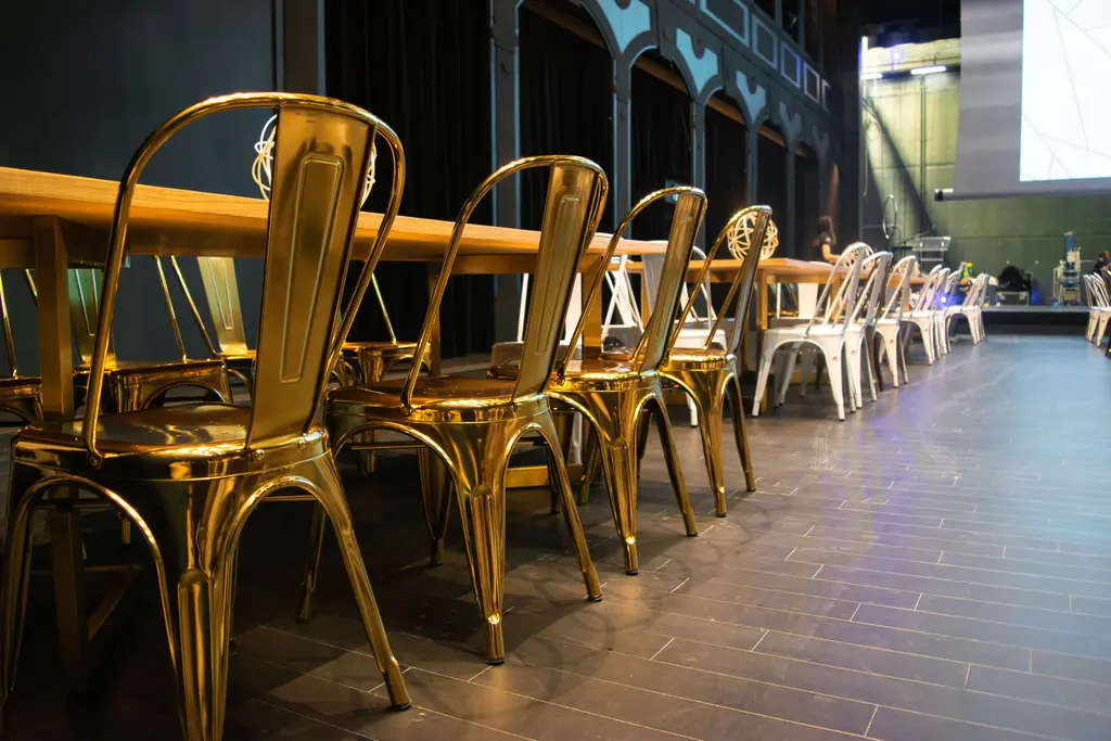 Chaise Loft Table Diner Victoria 7