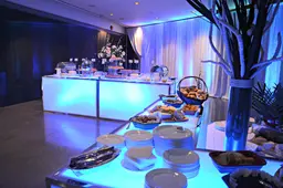 Manhattan bar - 6' - White used in the inspiration Comptoir Traiteur Eclairage
