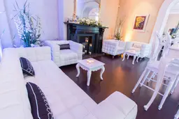 Madmen - Solo - White used in the inspiration Fauteuil Madmen Cataraqui