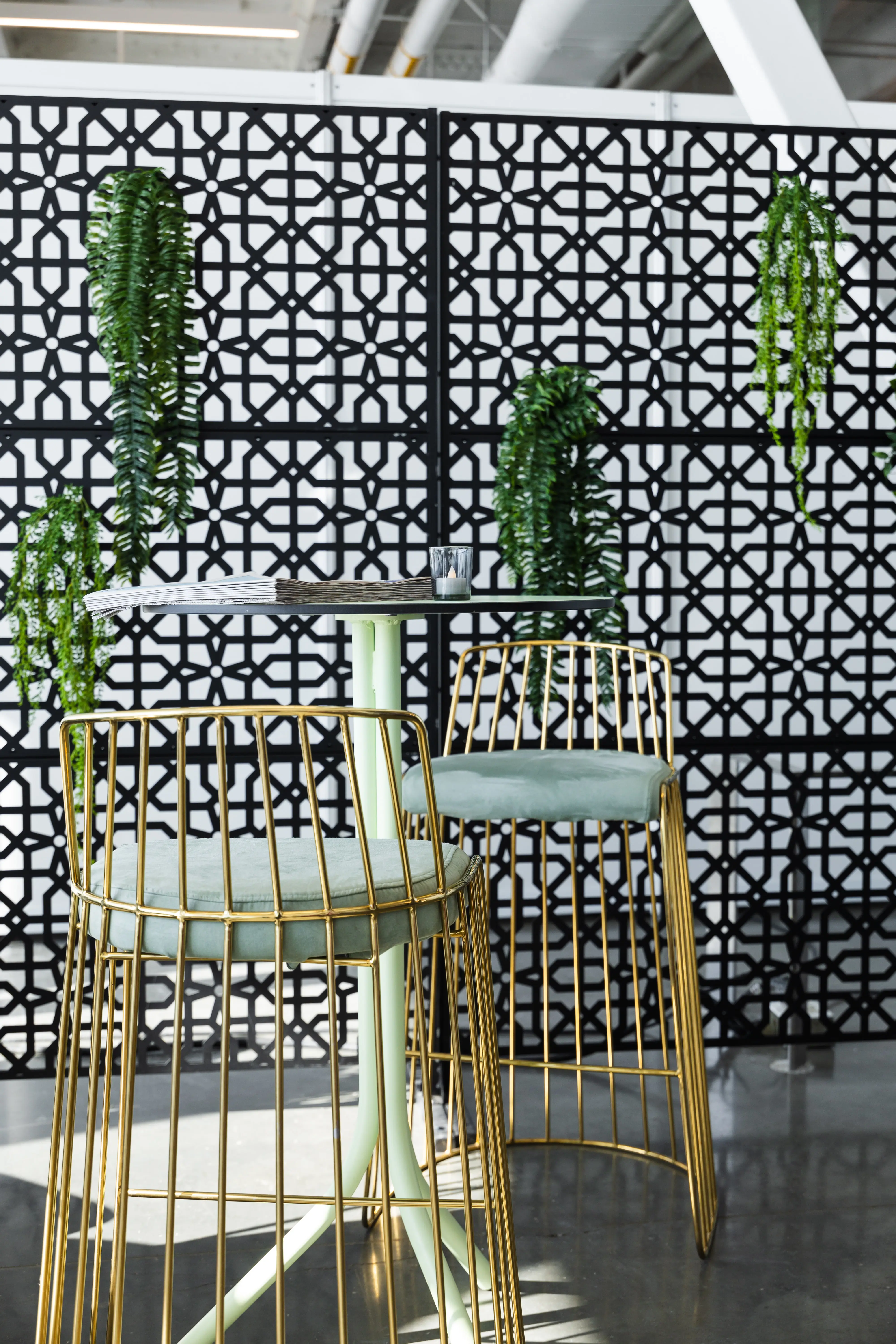 Privacy screen Parilla - 45" W x 76" H - Black used in the inspiration 288 A8552 EN