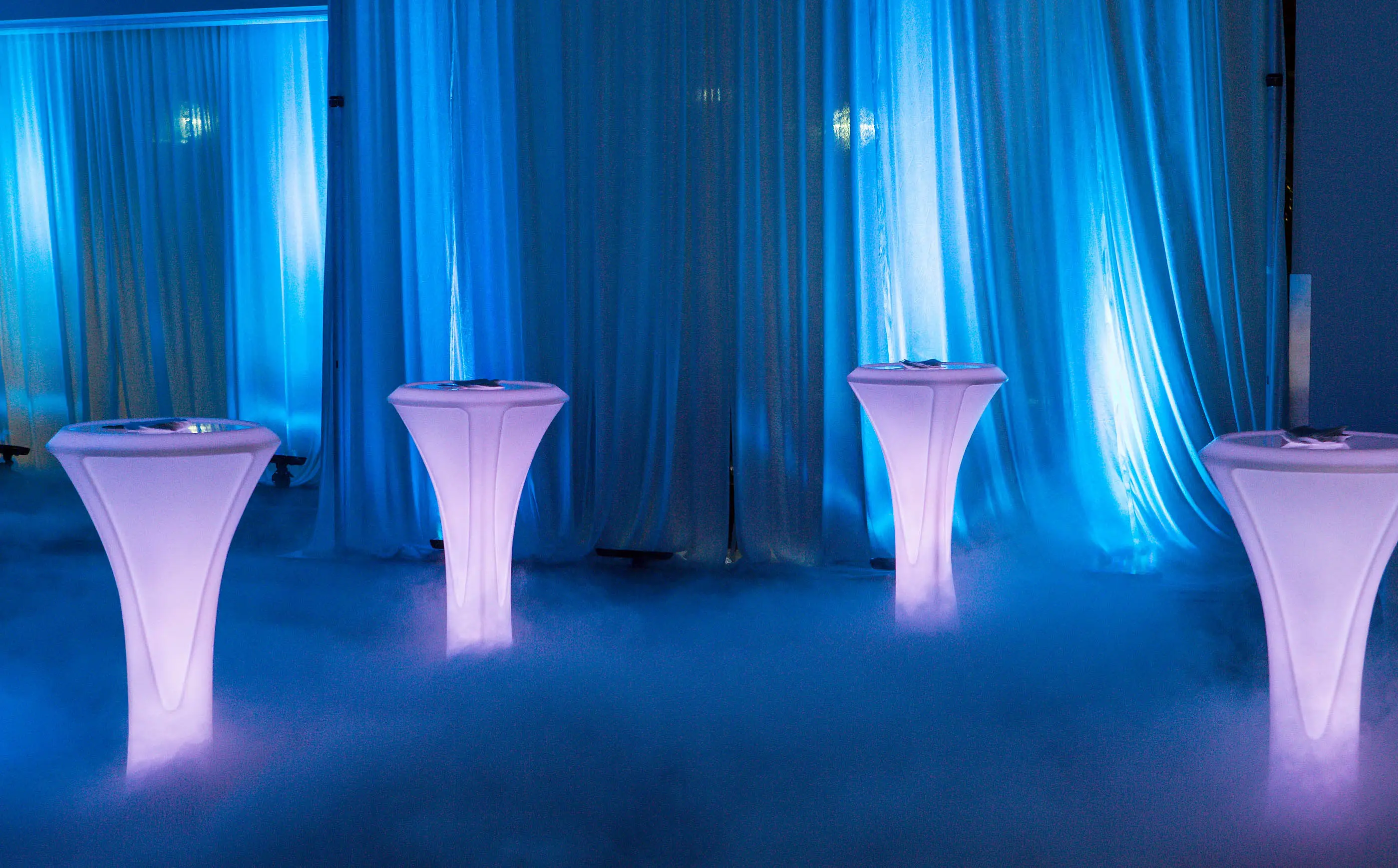 Lumina table cocktail LED - Avec batterie utilisé dans le cadre de la réalisation Table Cocktail Lumina