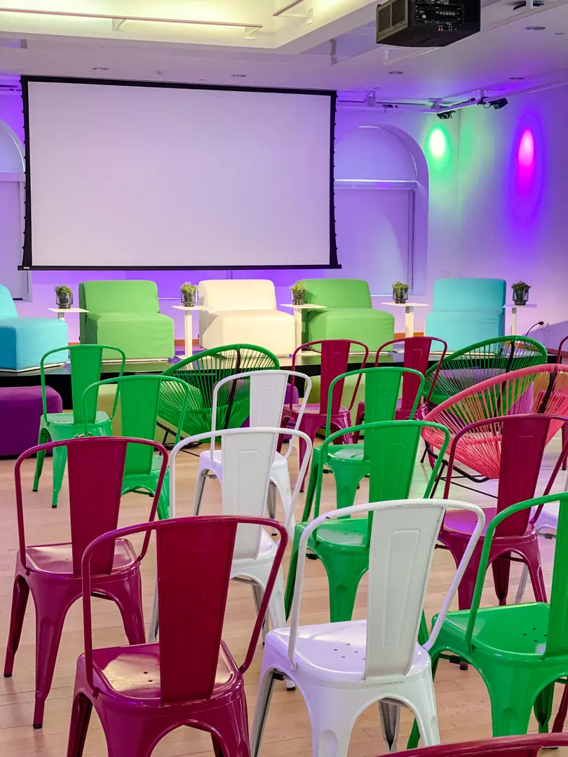 Fidji - Center - Green used in the inspiration Loft Acapulco Fidji Vert Fuschia Turquoise Blanc