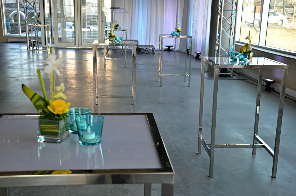 Table Cocktail Stainless