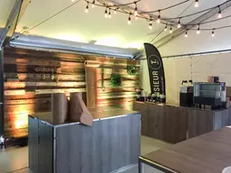 Edison string light - 48' L - Warm white used in the inspiration Bar Gris Mur Bois