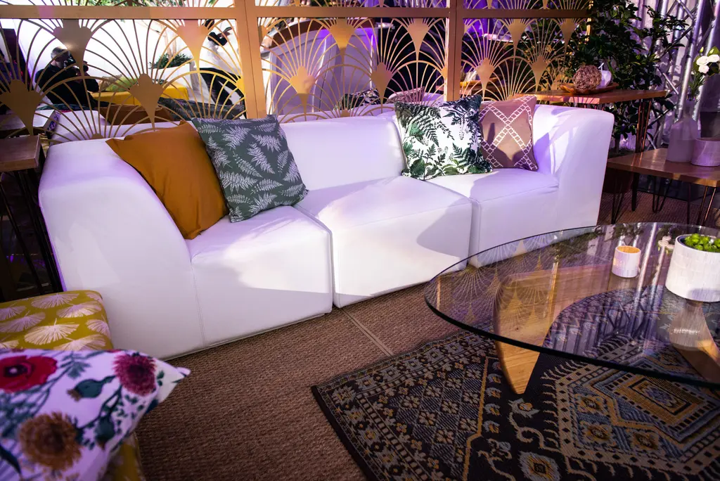 Sofa Fidji Table Cafe Kimono Mur Art Deco