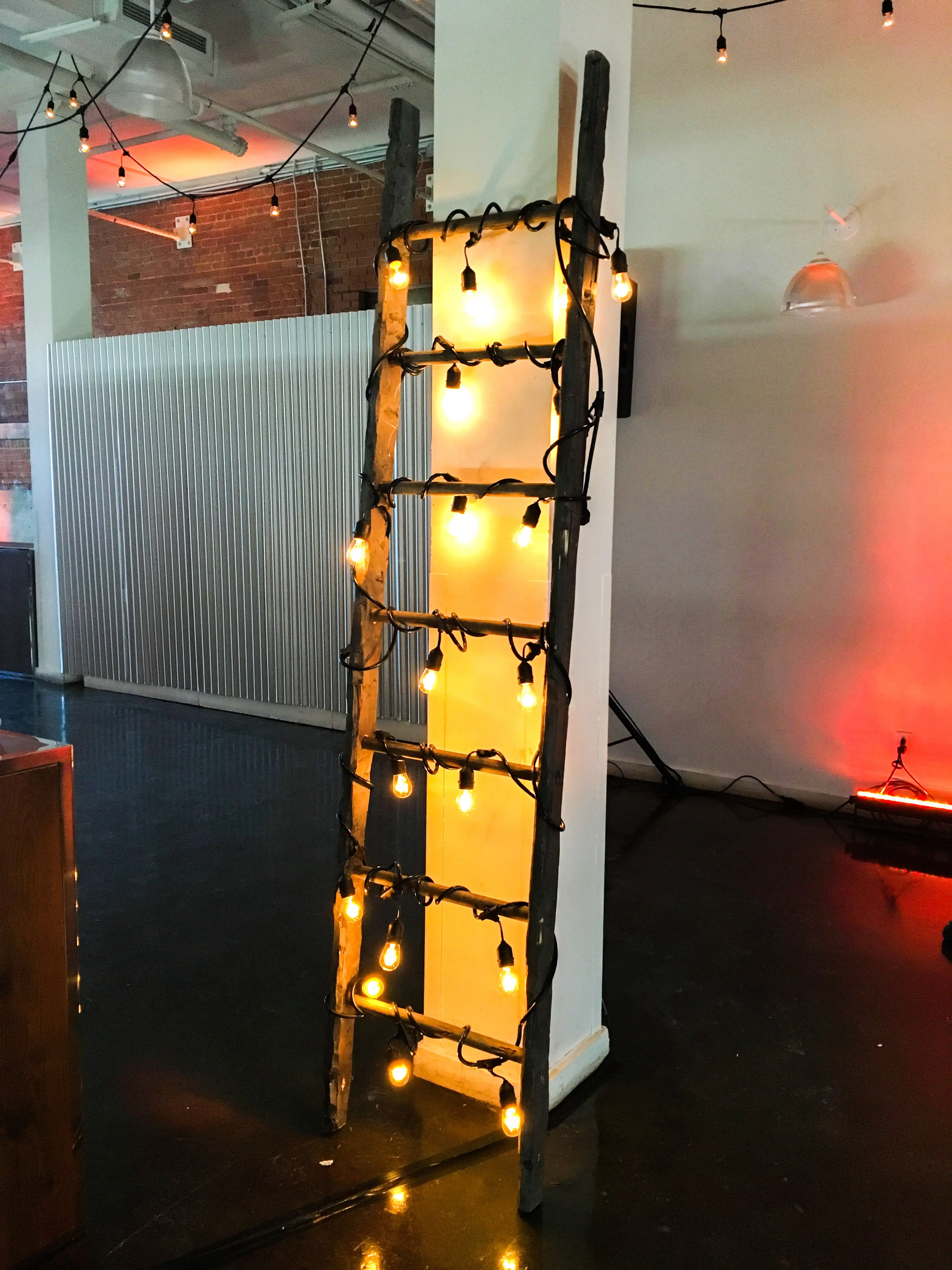 Antique ladder - Wood used in the inspiration Echelle Edison