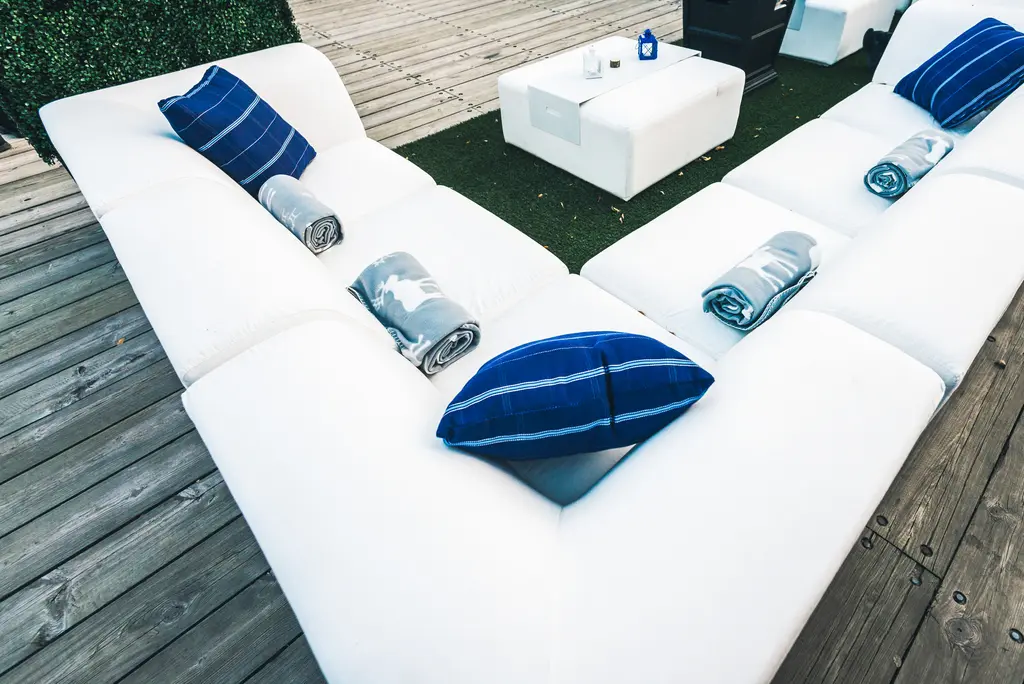 Sofa Modulaire Fidji Cuir Blanc Tapis Gazon