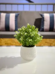 Plante Thym artificielle - 8.75" H - Vert utilisé dans le cadre de la réalisation Marché Bonsecours Aurora FR