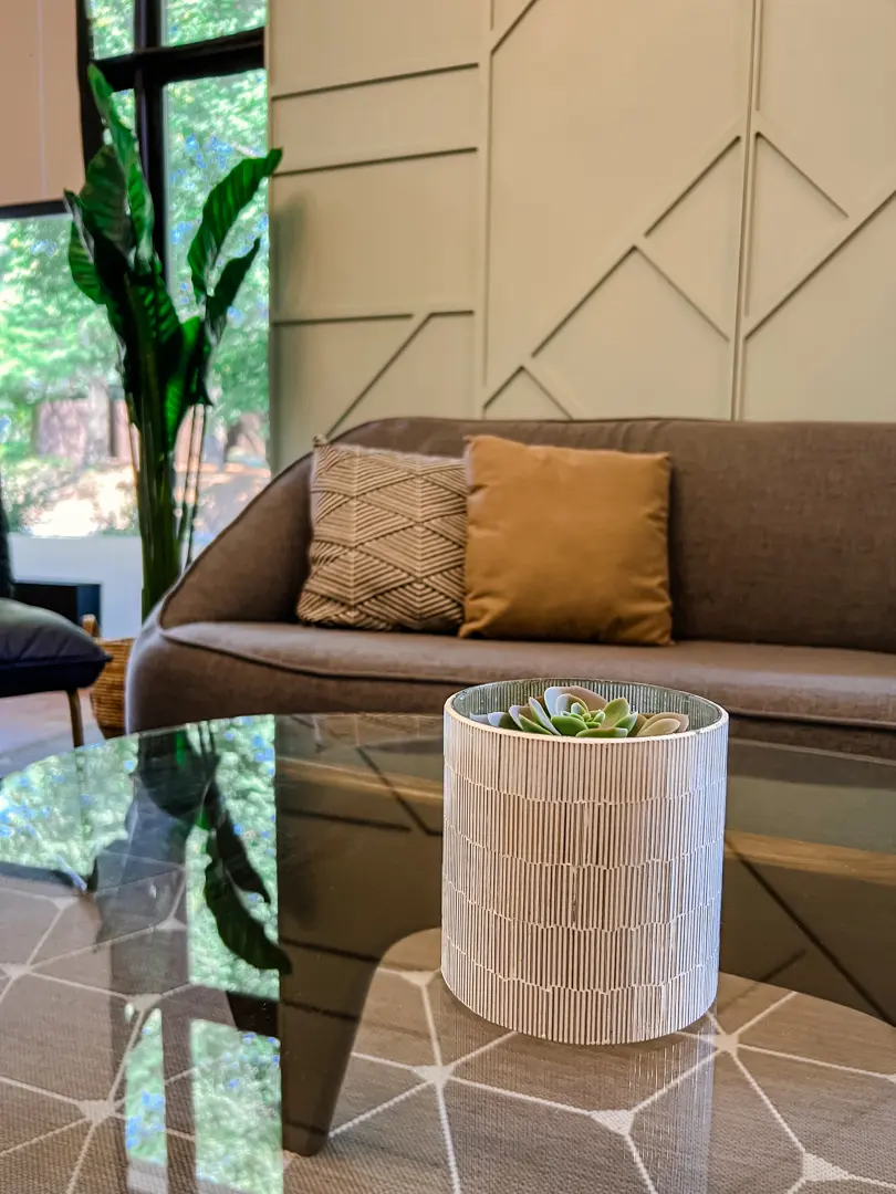 Kimono table basse - Bois utilisé dans le cadre de la réalisation Mur Jardin Kimono Votive Barcelone Malibu Trio Gris Coussin Plante