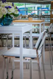 Broadway stool - White used in the inspiration Cocktail Tonic Blanc Bois