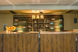 Direction sign - Rusty metal used in the inspiration Bar Bois Brun