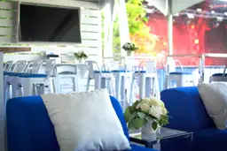 Fidji - Centre - Bleu royal utilisé dans le cadre de la réalisation Tabouret Loft Blanc Bleu Fidji 3