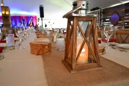Hunter lantern - 5.8" L x 5.8" W x 15" H - Brown wood used in the inspiration Charlevoix   Murs De Bois   Accessoires 14