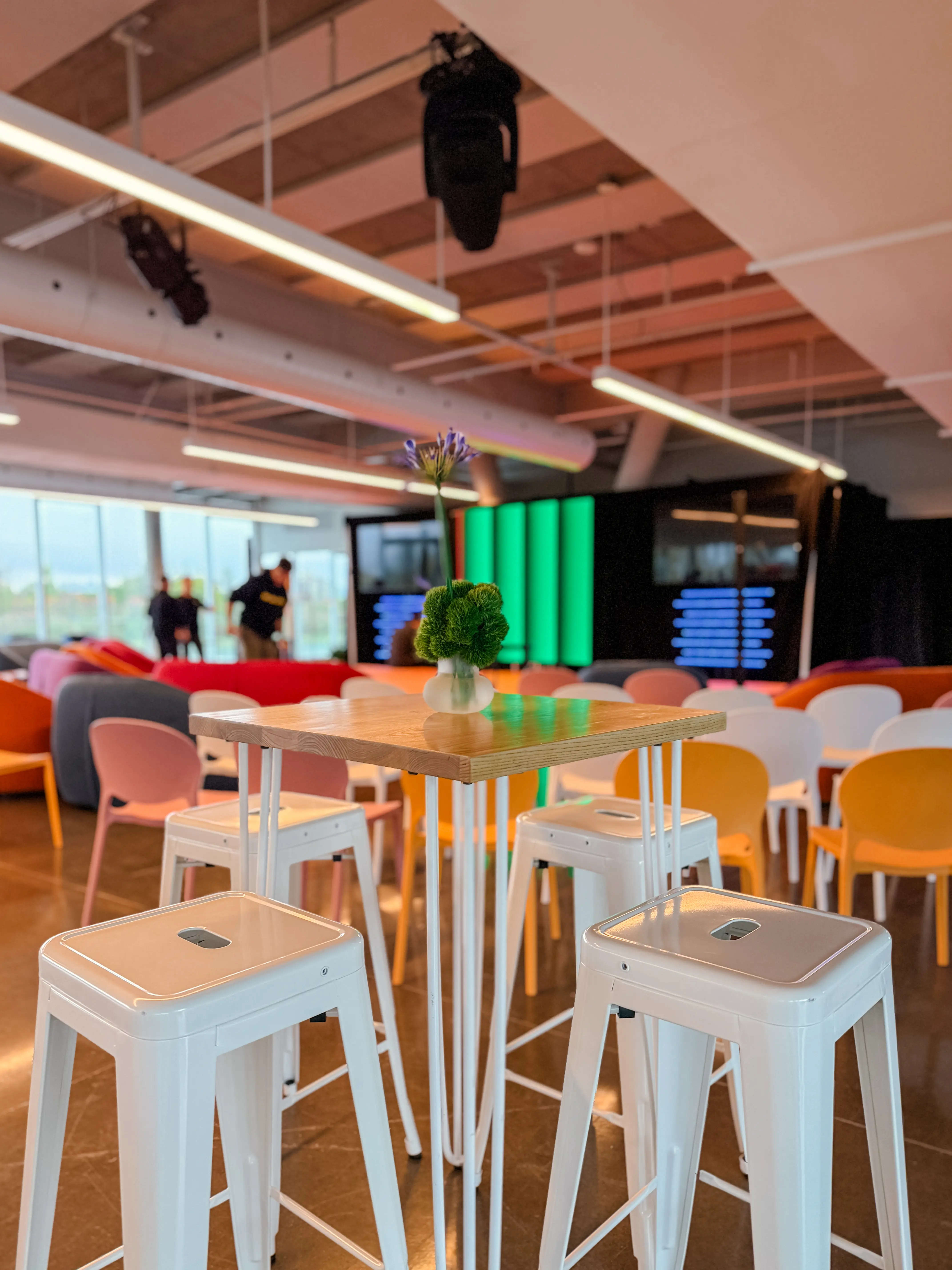 Loft stool - White used in the inspiration Paddock   Oslo Cocktail   Loft Tabouret EN