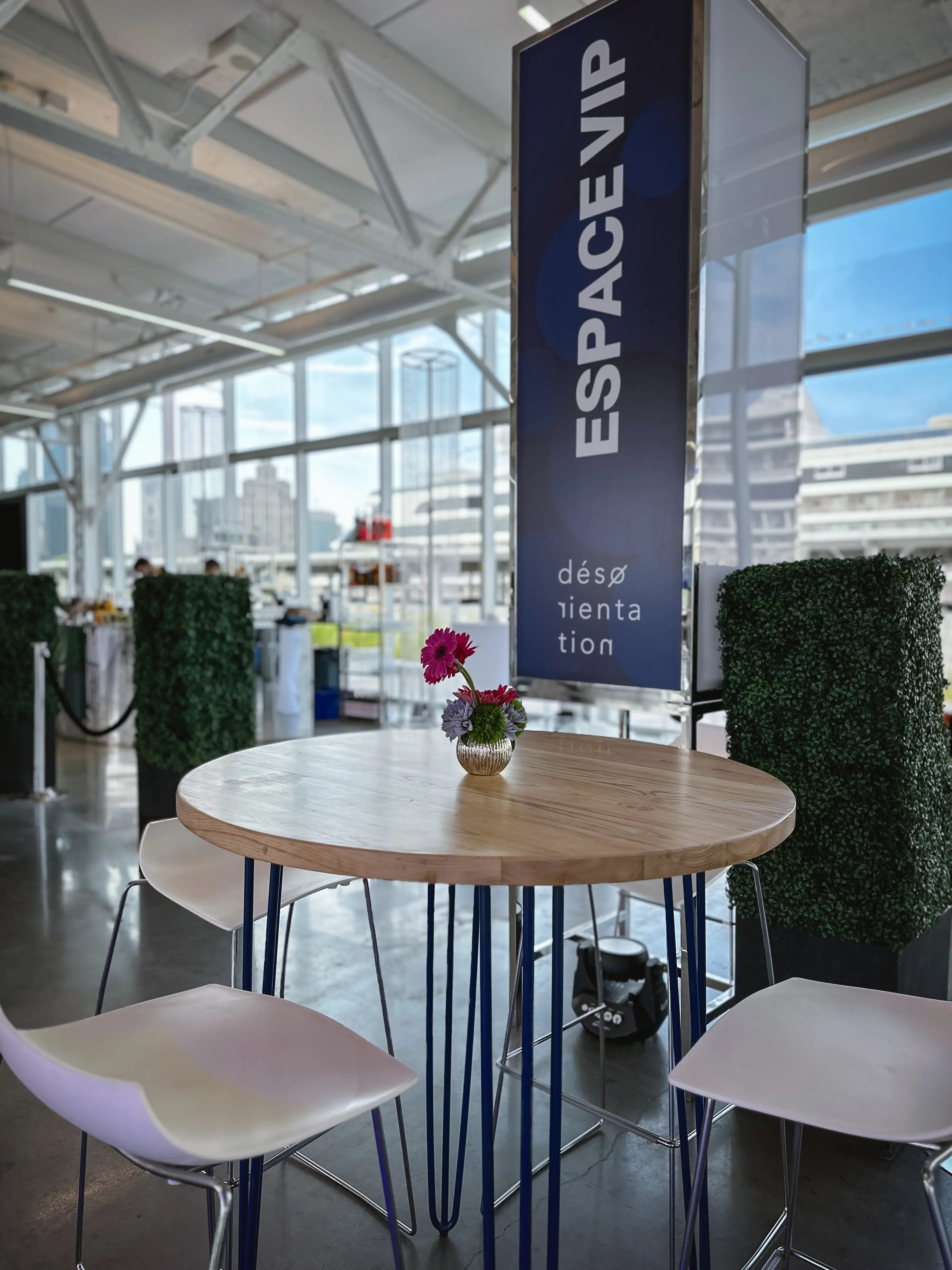 Sprint stool - White used in the inspiration Grand Quai   Pavillon   Oslo   Cocktail  Sprint Empire EN