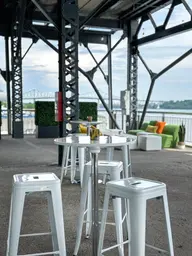 Loft stool - White used in the inspiration Cs Belvédère Img 2114 EN