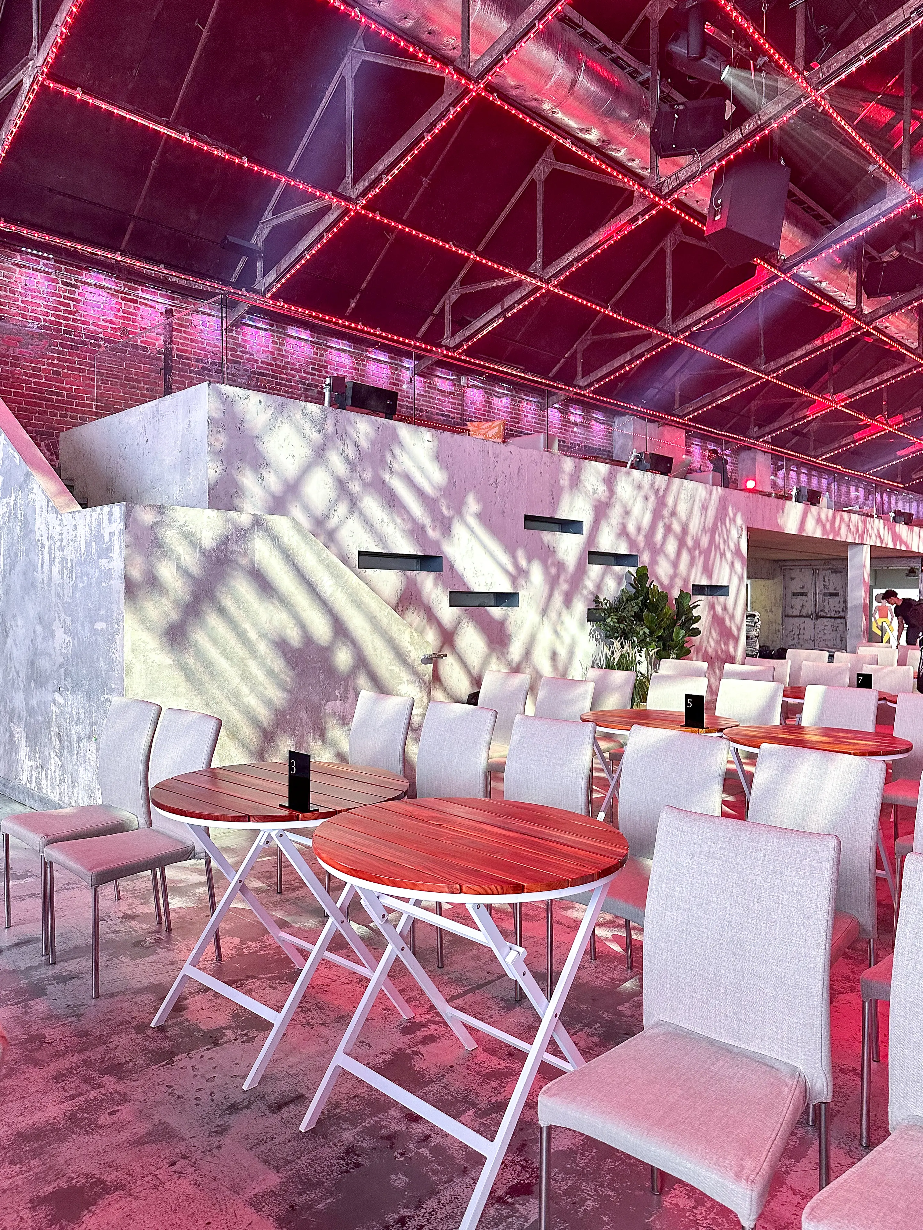 Milan chair - Linen used in the inspiration Ncg Capri Milan Lin EN