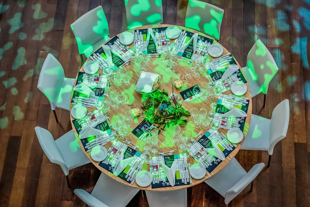 Chaise Milan Table Oslo Banquet 2