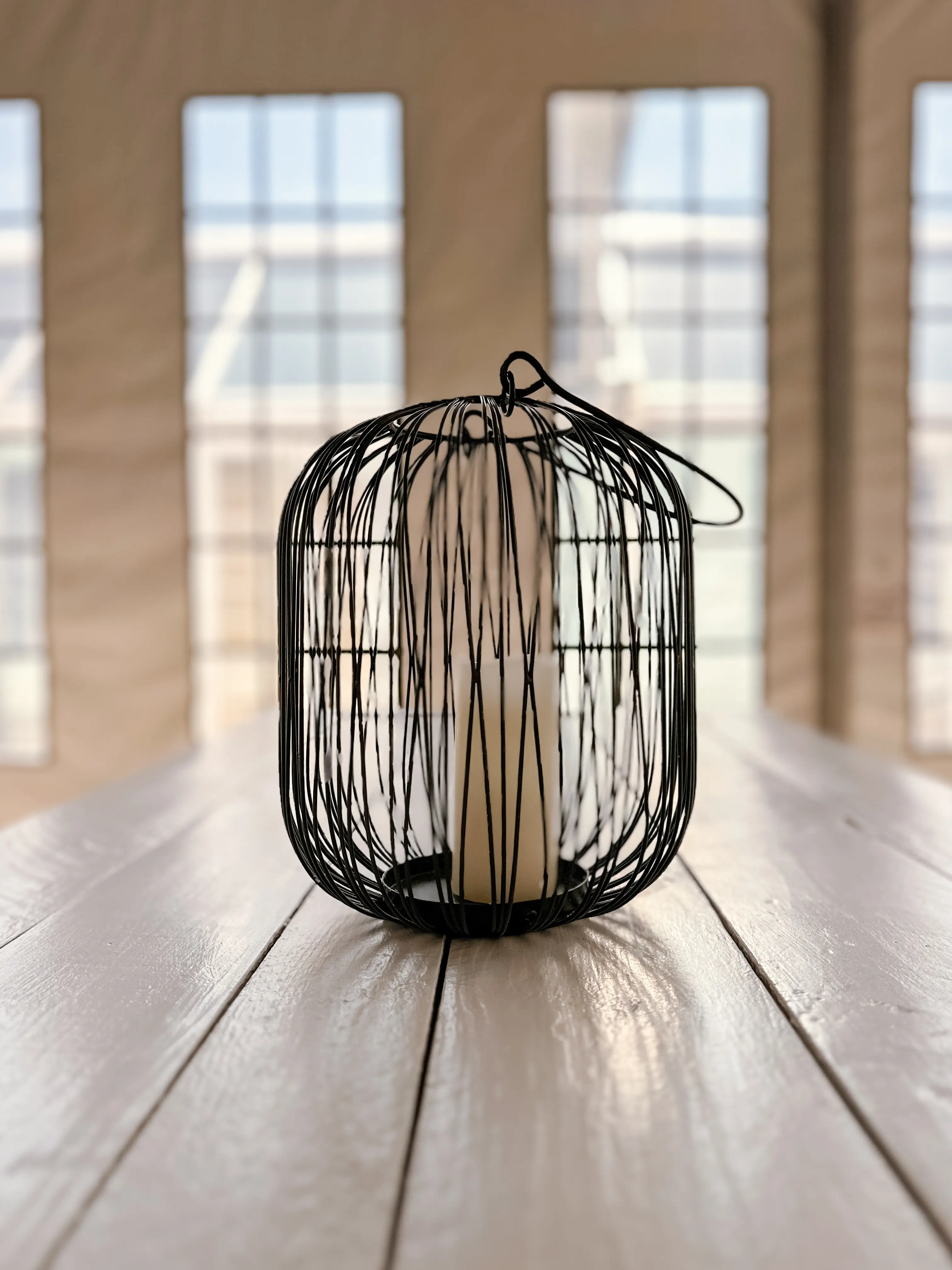Natura lanterne - 9.75’’ D x 11’’ H - Noir utilisé dans le cadre de la réalisation Lanterne FR