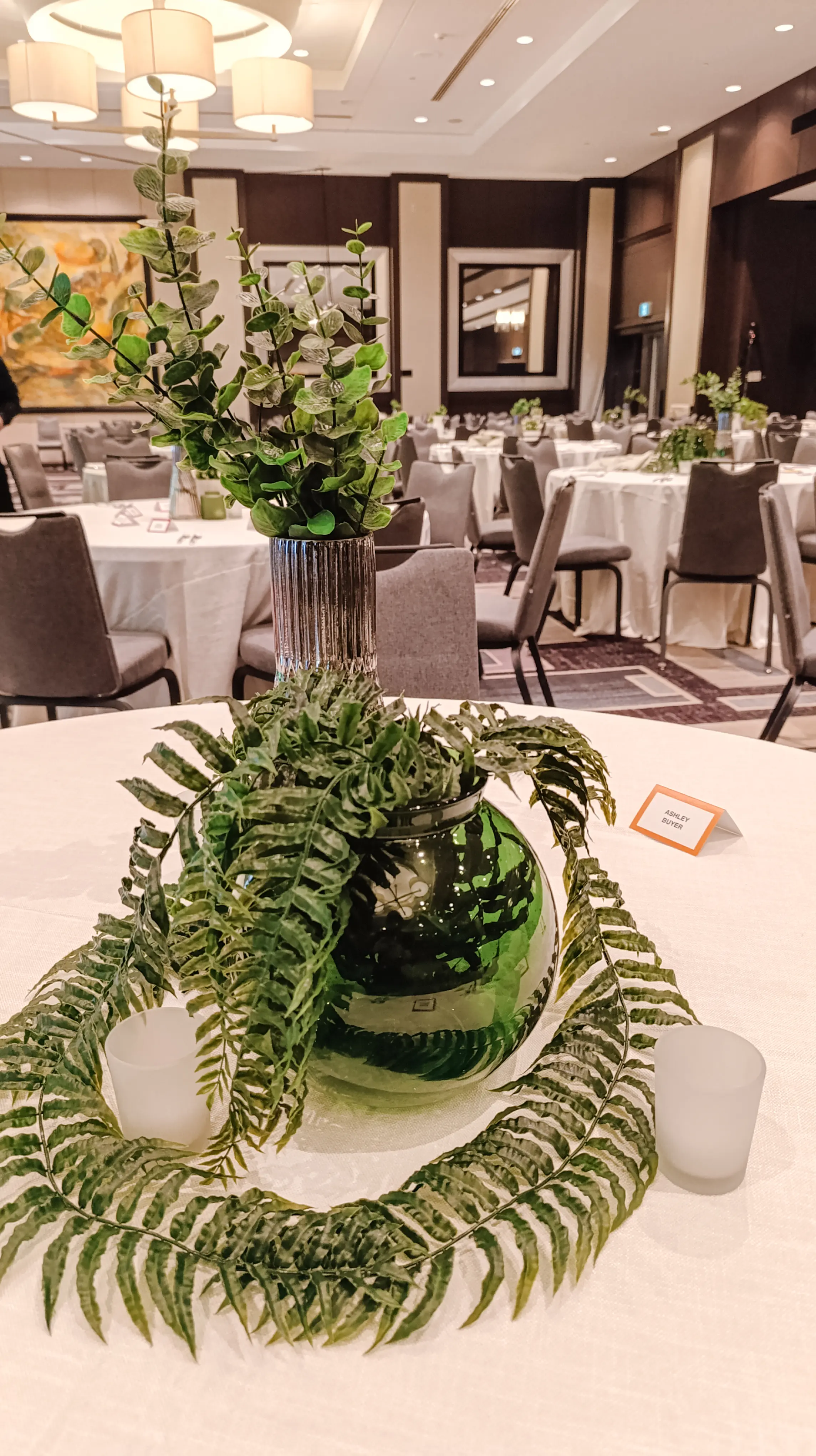 Fern plant stem - 37" H - Green used in the inspiration Fairmont Reine Elizabeth Centre De Table 4 EN