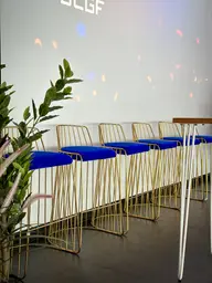 Alexandria stool - Ultramarine blue used in the inspiration Cs Passerelle Perspective Plante Alexandria Bleu EN