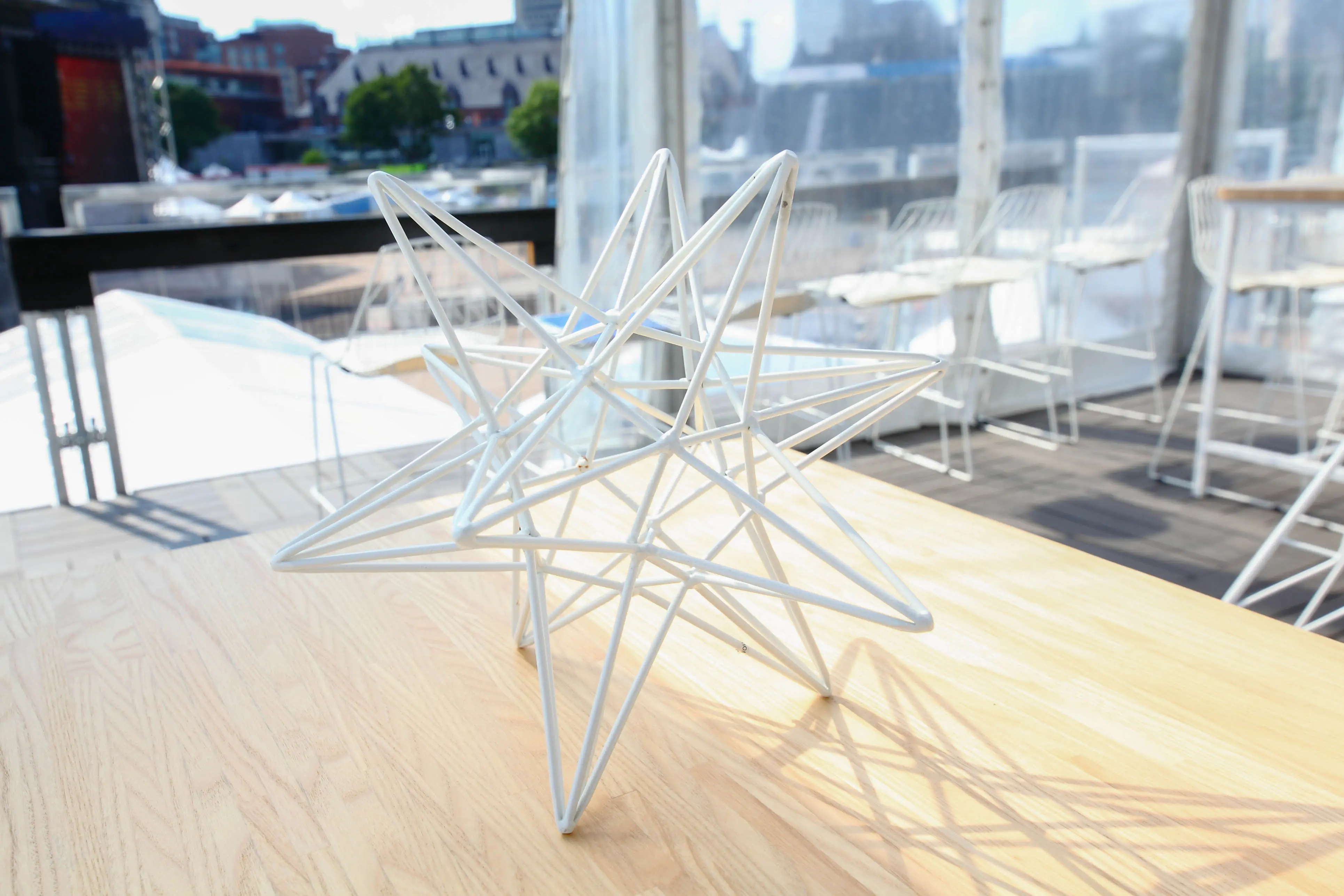 Sputnik - Blanc utilisé dans le cadre de la réalisation Accessoire Sputnik