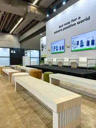 Scandinave bench - Long - White & Light brown used in the inspiration Palais Congès Img 0412 EN