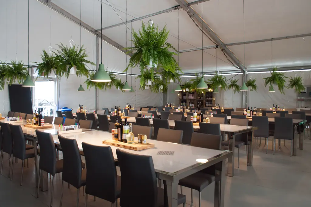 Luminaire Aloes Table Diner Florence Chaise Milan