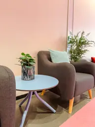 Betty armchair - Charcoal used in the inspiration Grand Quai   Expérience 2025 Betty Bloom EN