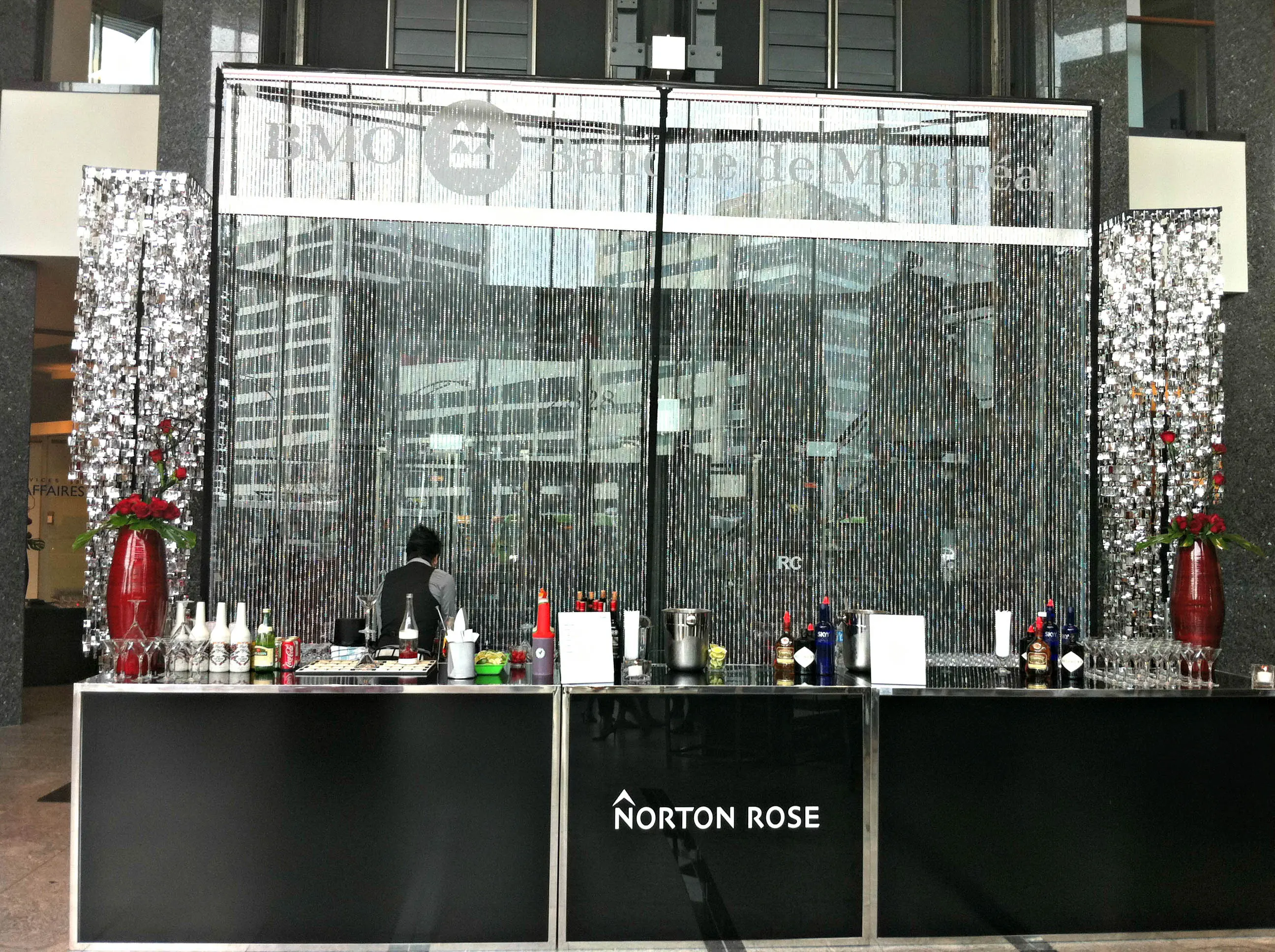 Diamond cut curtain 3' wide X 12' H - Transparent used in the inspiration Bar Noir Rideau Cristal