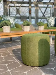 Paloma pouf - Petit - Vert mousse utilisé dans le cadre de la réalisation Paloma Vert Alvéole