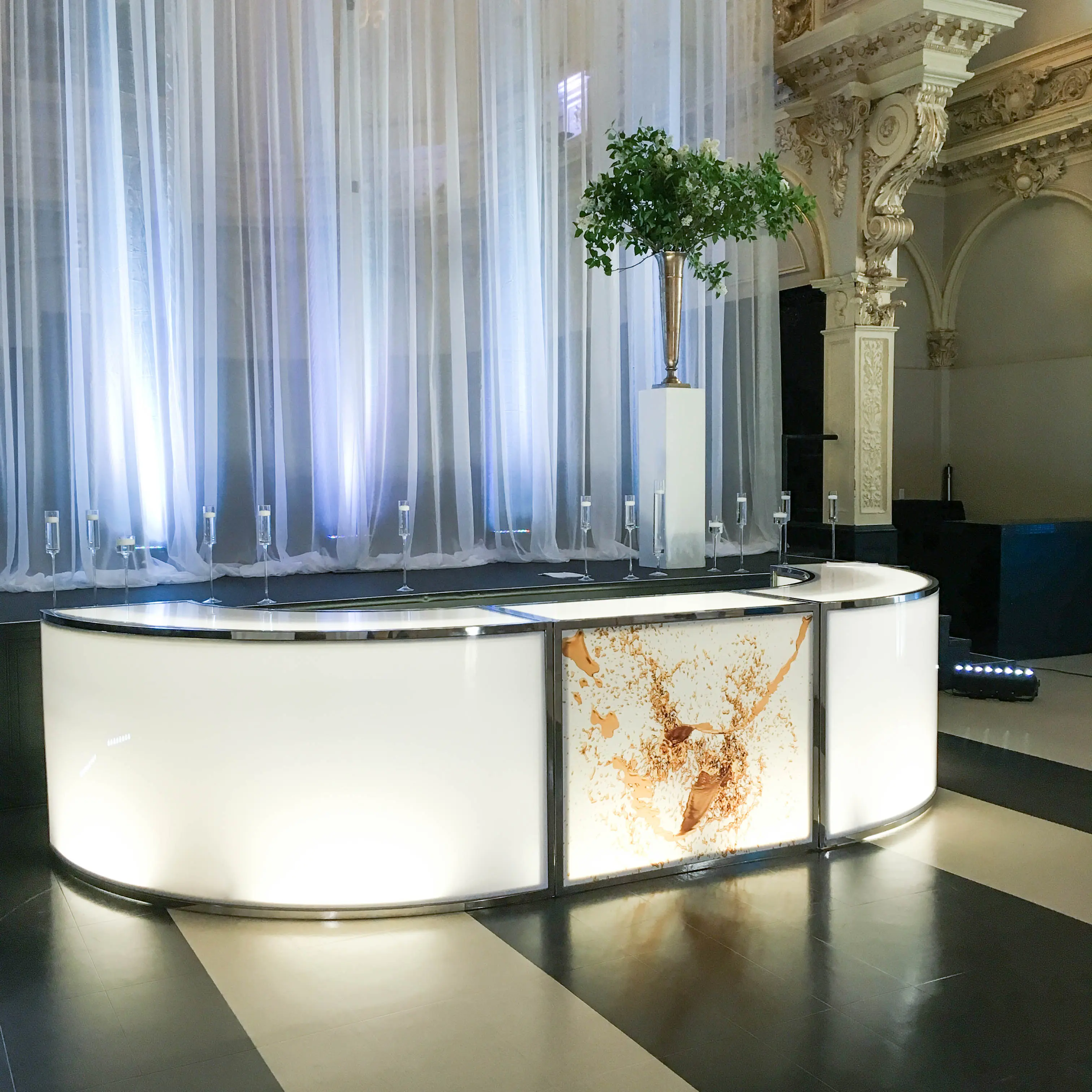 Voile curtain (WITH STRUCTURES) - 8-12' L x 8-14' H - IFR - White used in the inspiration Bar Rond Design Impression