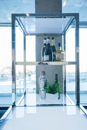 Seattle bar back - White used in the inspiration Etagere Empire Accessoire