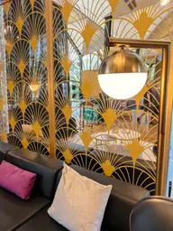 Cooper floor lamp - Gold used in the inspiration Lampe Cooper Miroir
