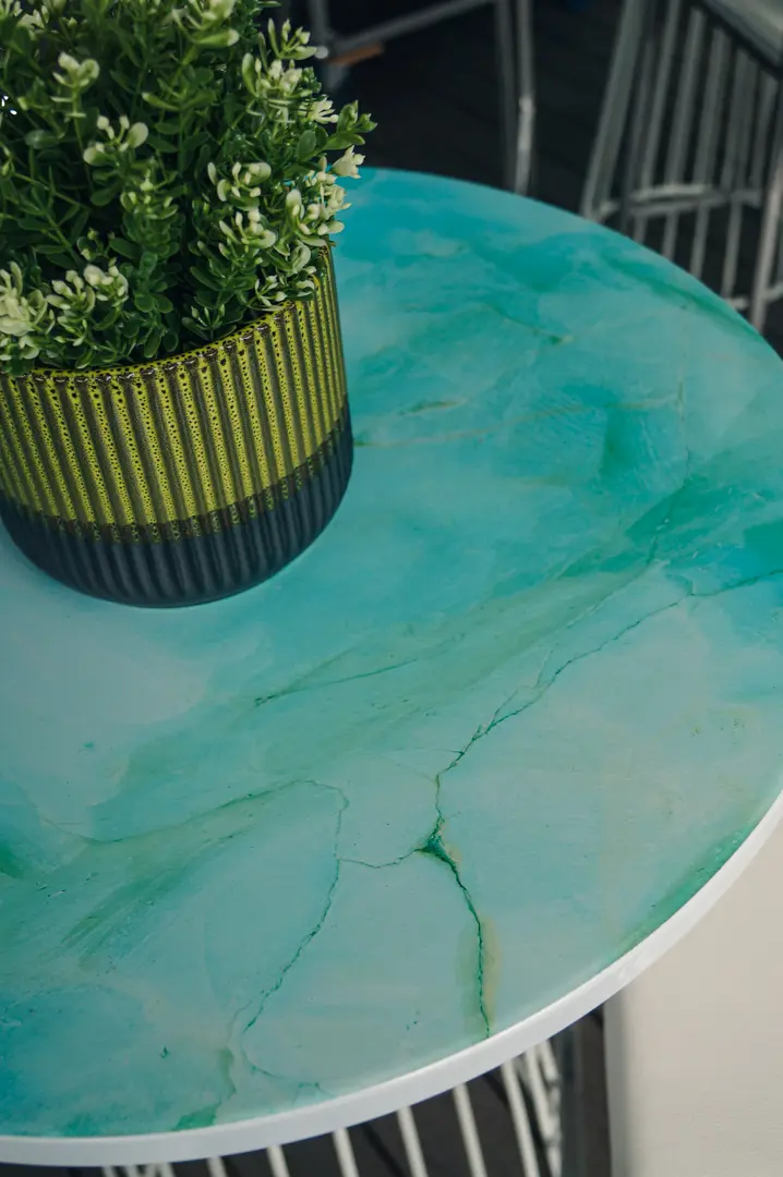 Aria - Cover pot - 6’’ Dia x 5.25’’ H - Olive green used in the inspiration Soho Impression Aria