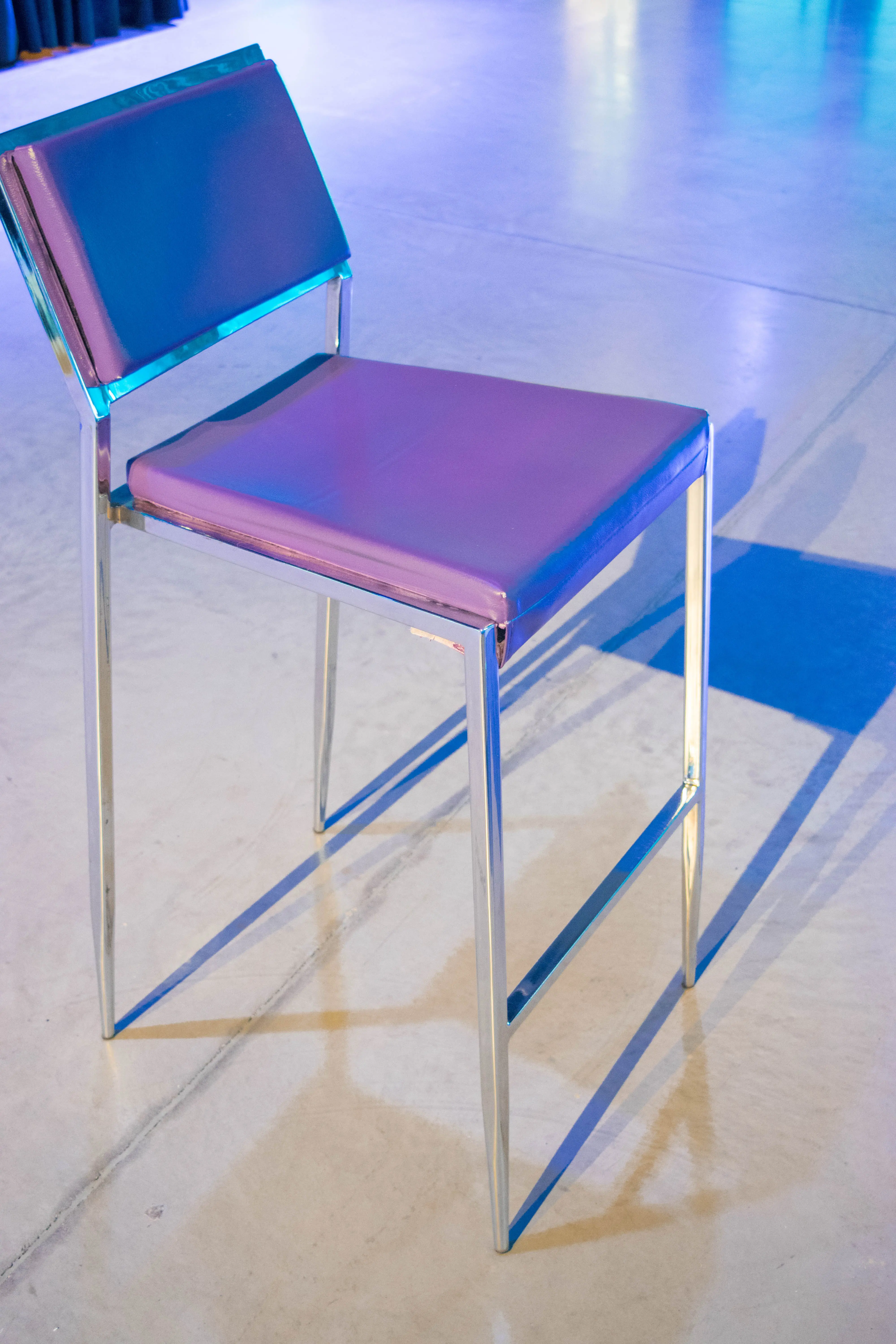 Broadway tabouret - Mauve utilisé dans le cadre de la réalisation Tabouret Broadway Mauve
