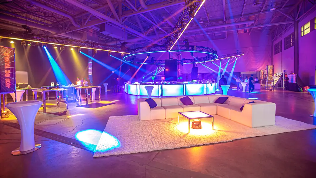 Expo Cité Fidji Blanc Mezzo Shag Bar Lumineux Lumina Florence EN