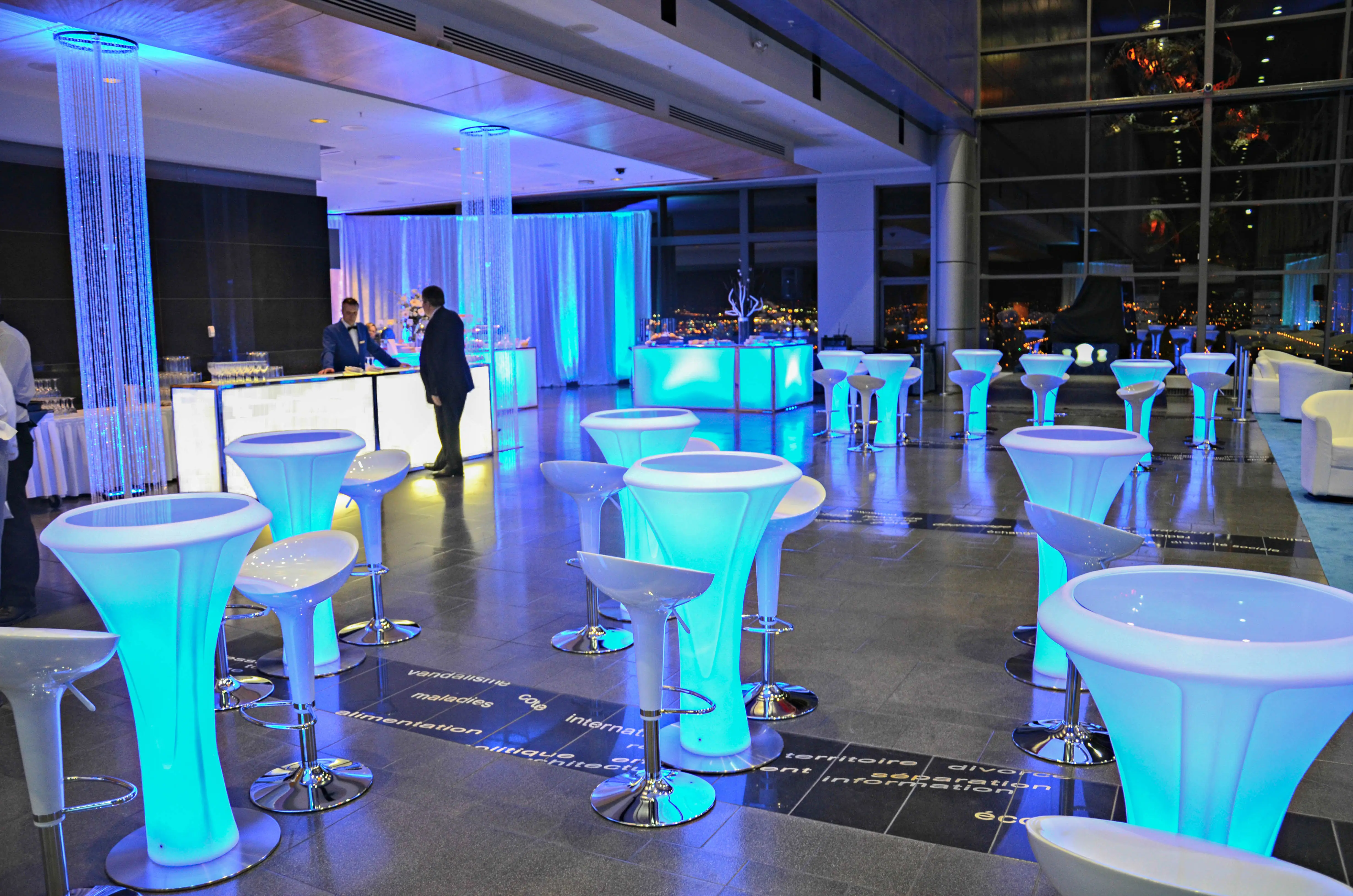 Round column diamond cut acrylic 12' H - Clear used in the inspiration Table Cocktail Led