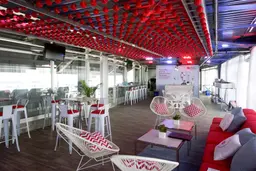 Fidji - Centre - Rouge utilisé dans le cadre de la réalisation Lounge Fidji Tabouret Loft Rouge