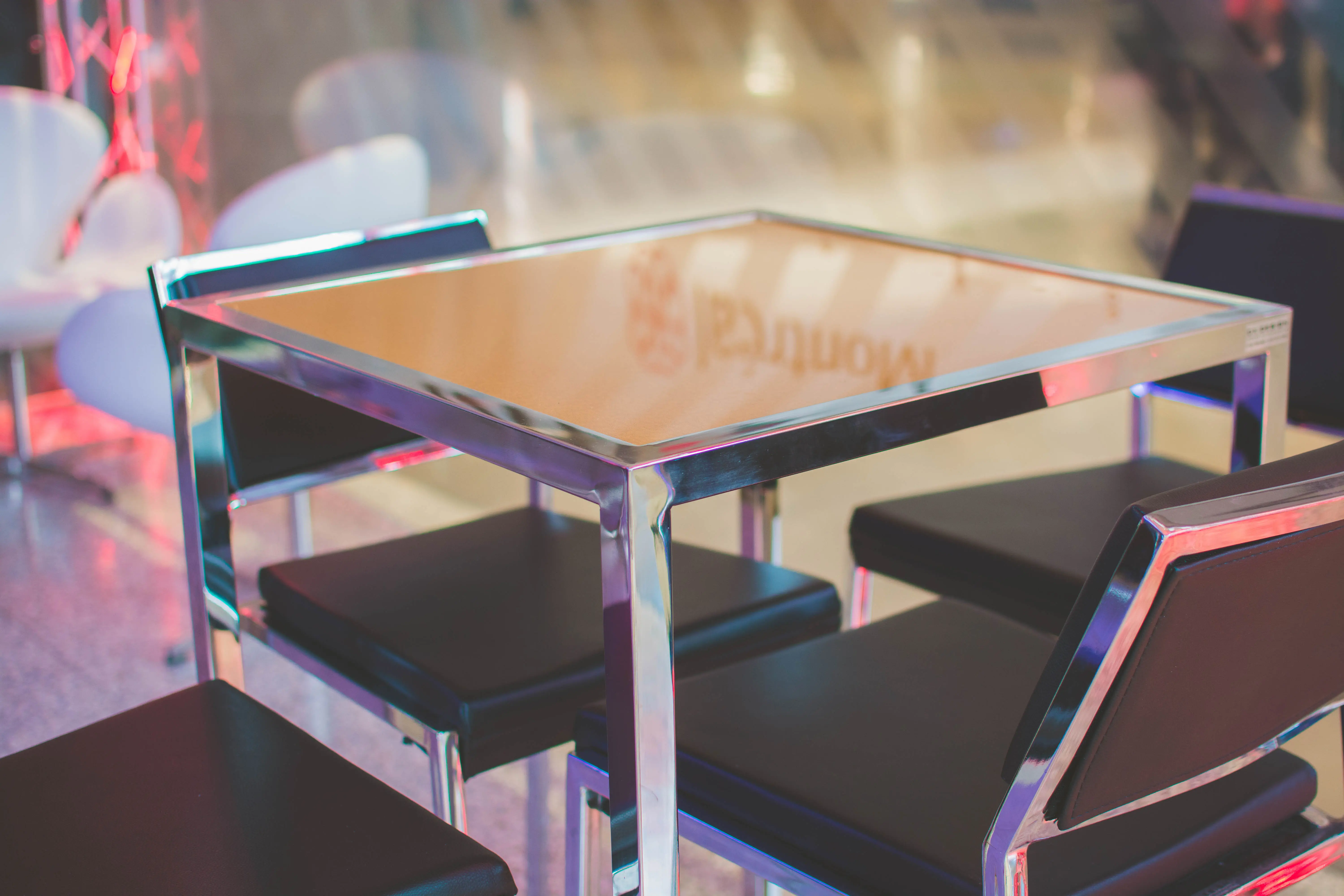 Tonic - Table cocktail - Stainless & Or utilisé dans le cadre de la réalisation Dx Table Tonic Cocktail Or Tabouret Broadway Noir Juliette Blanche
