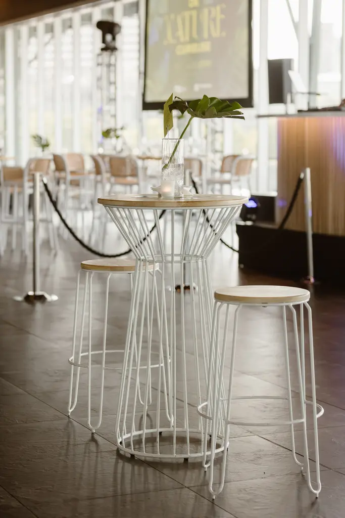 Tabouret Litchi Blanc Bois Table Cocktail Soho Blanc Bois Centre Des Sciences 3