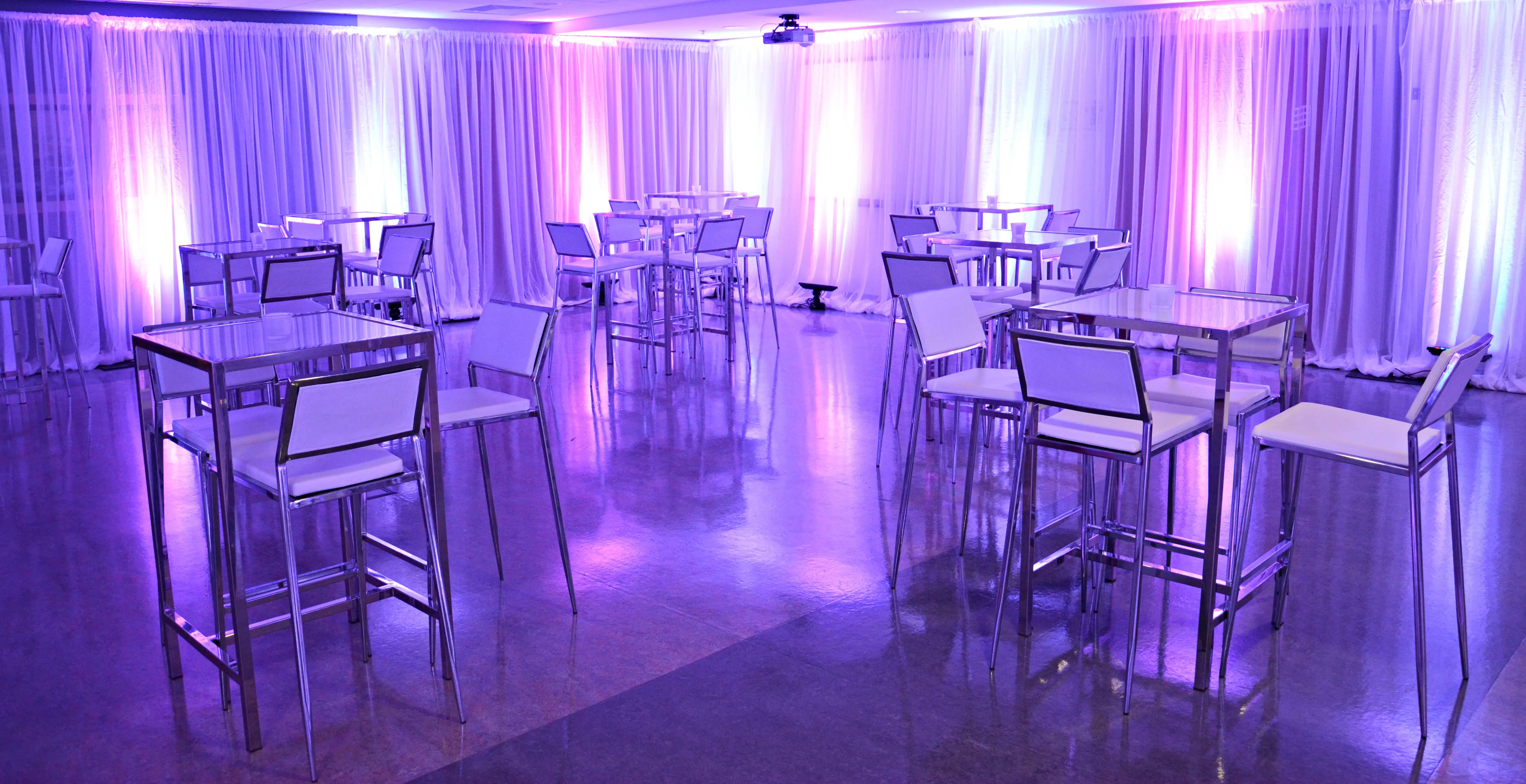 Voile curtain (WITH STRUCTURES) - 8-12' L x 8-14' H - IFR - White used in the inspiration Table Cocktail Tonic