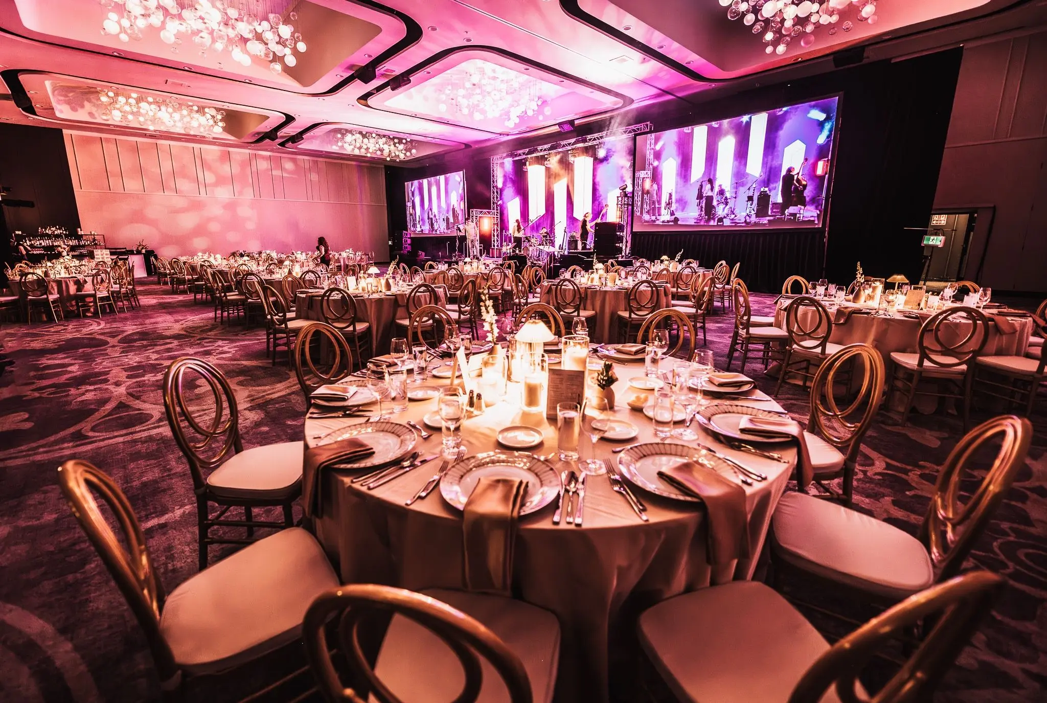 Bombay chair - Off-white used in the inspiration Hilton   Aogq   Gala 2025 1 EN