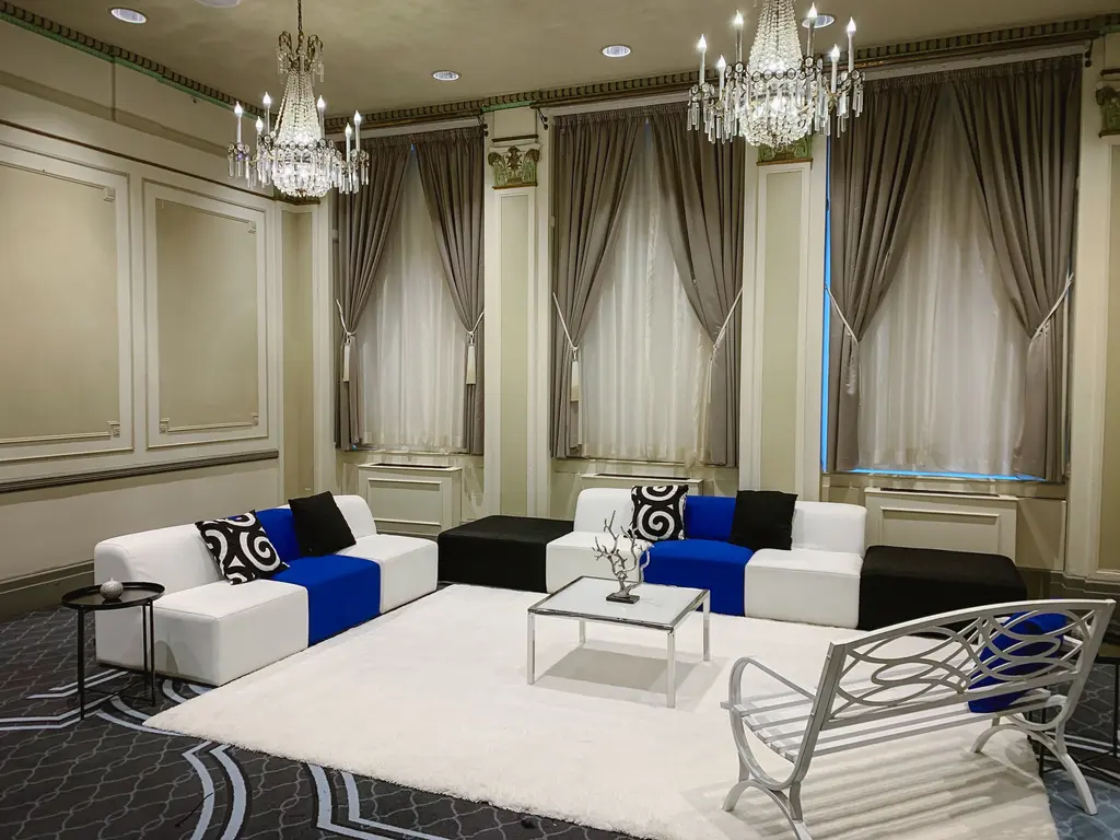 Chateau Frontenac Fidji Blanc Bleu Noir   Ottoman  Shag   Mezzo Banc De Parc EN