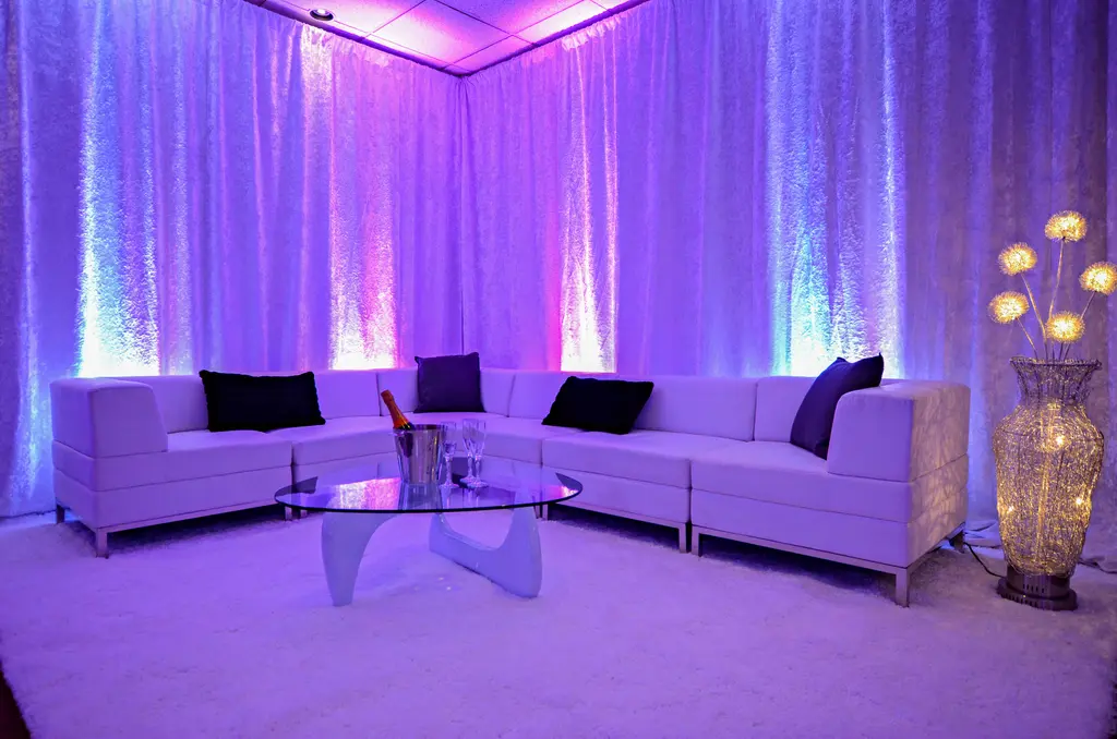 Rideau Velours Lounge