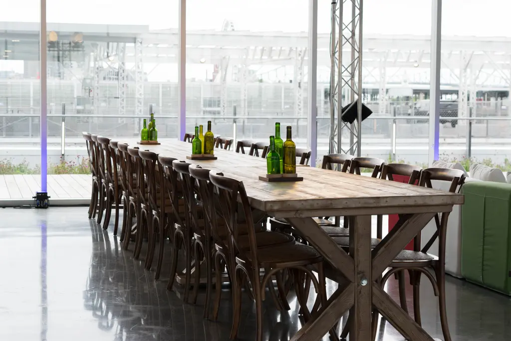 Table Chaise Bordeaux 3