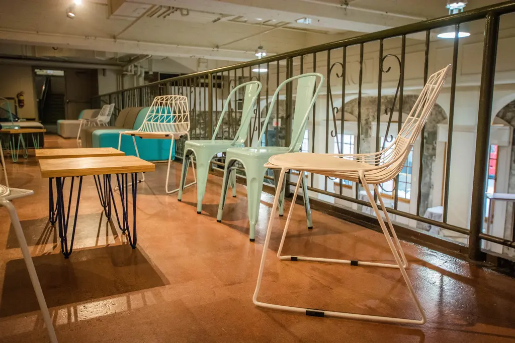 Chaise Cloe Chaise Loft Table Cafe Oslo